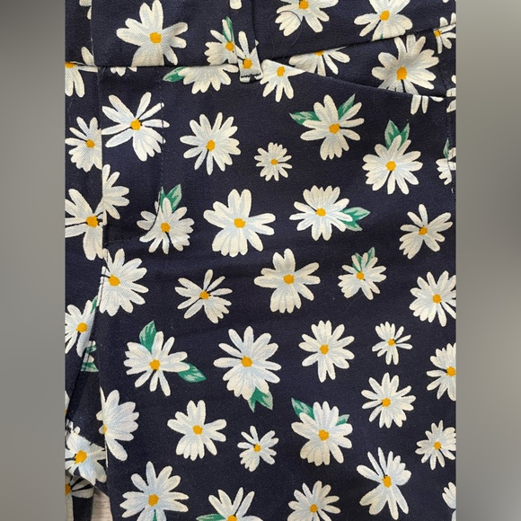 Old navy pixie ankle navy blue daisy print pants - Picture 3 of 5